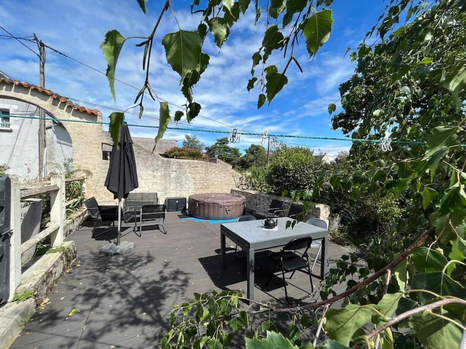 - 7 Pers Avec Jacuzzi - L'arche Holiday home *